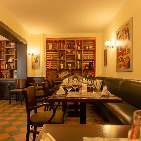 Lindenhof Apartment *